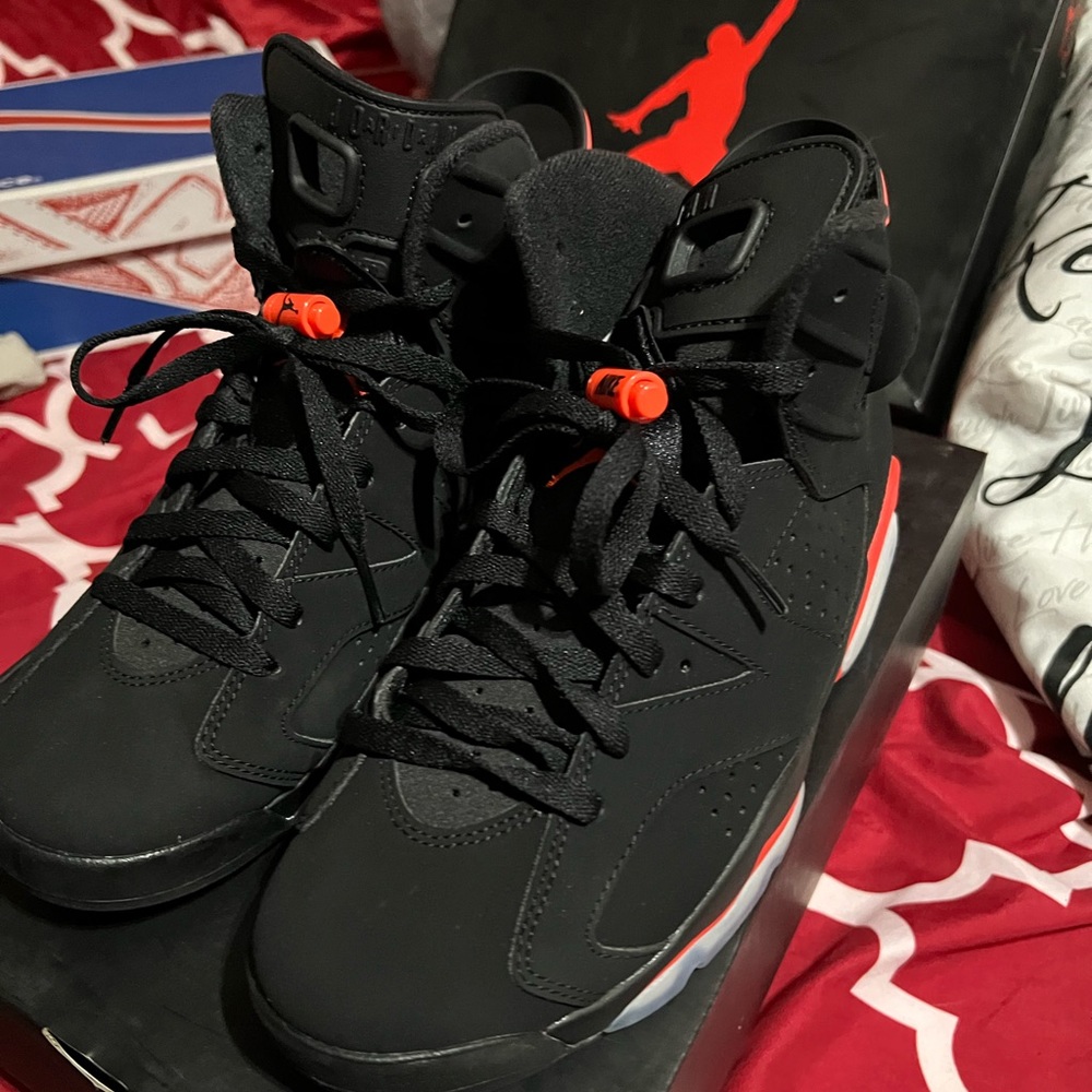 Brand New Jordan Retro 6 size 8.5